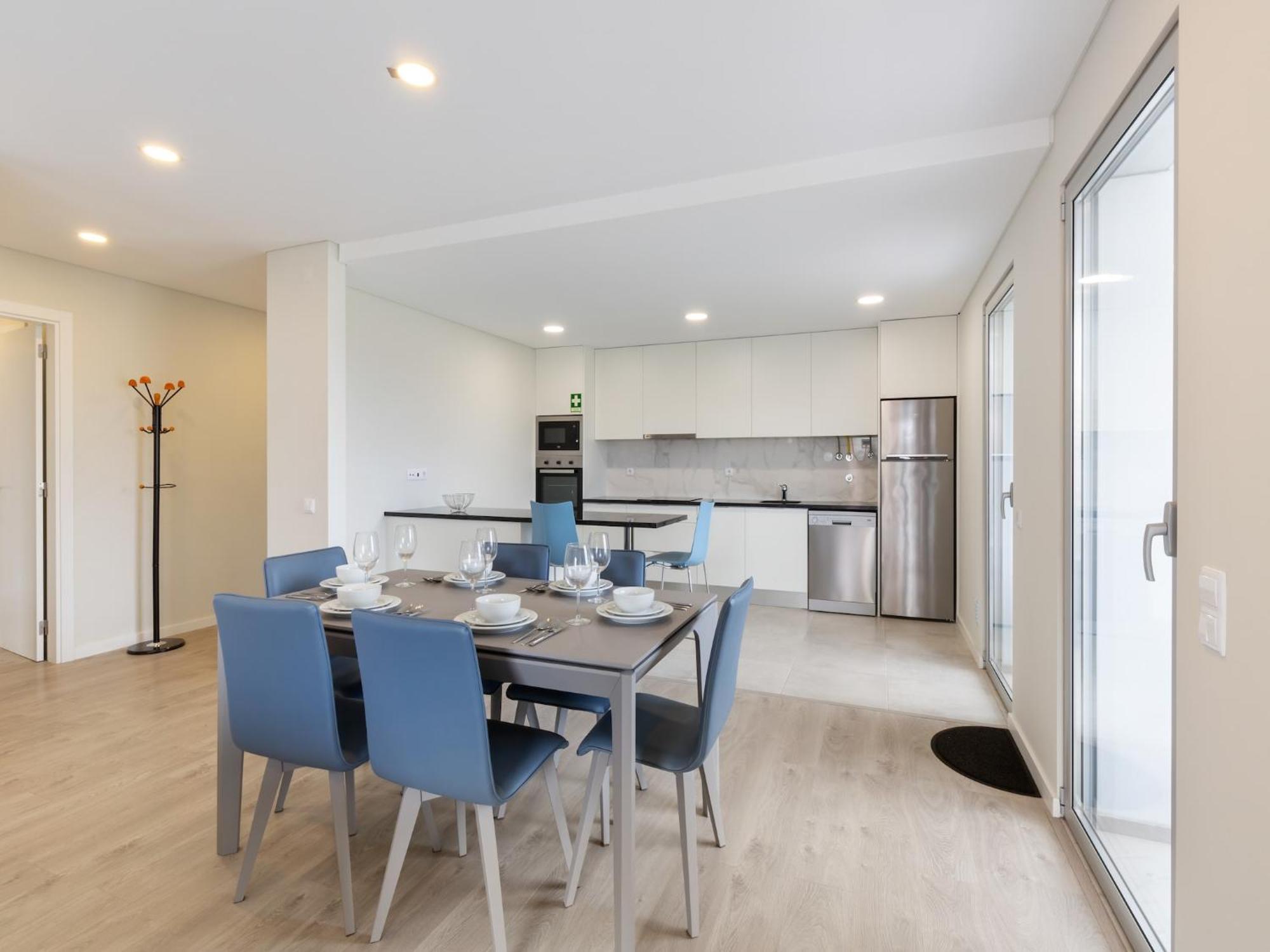 Beautiful Apartment In S O Martinho Do Porto With Balcony São Martinho do Porto Extérieur photo