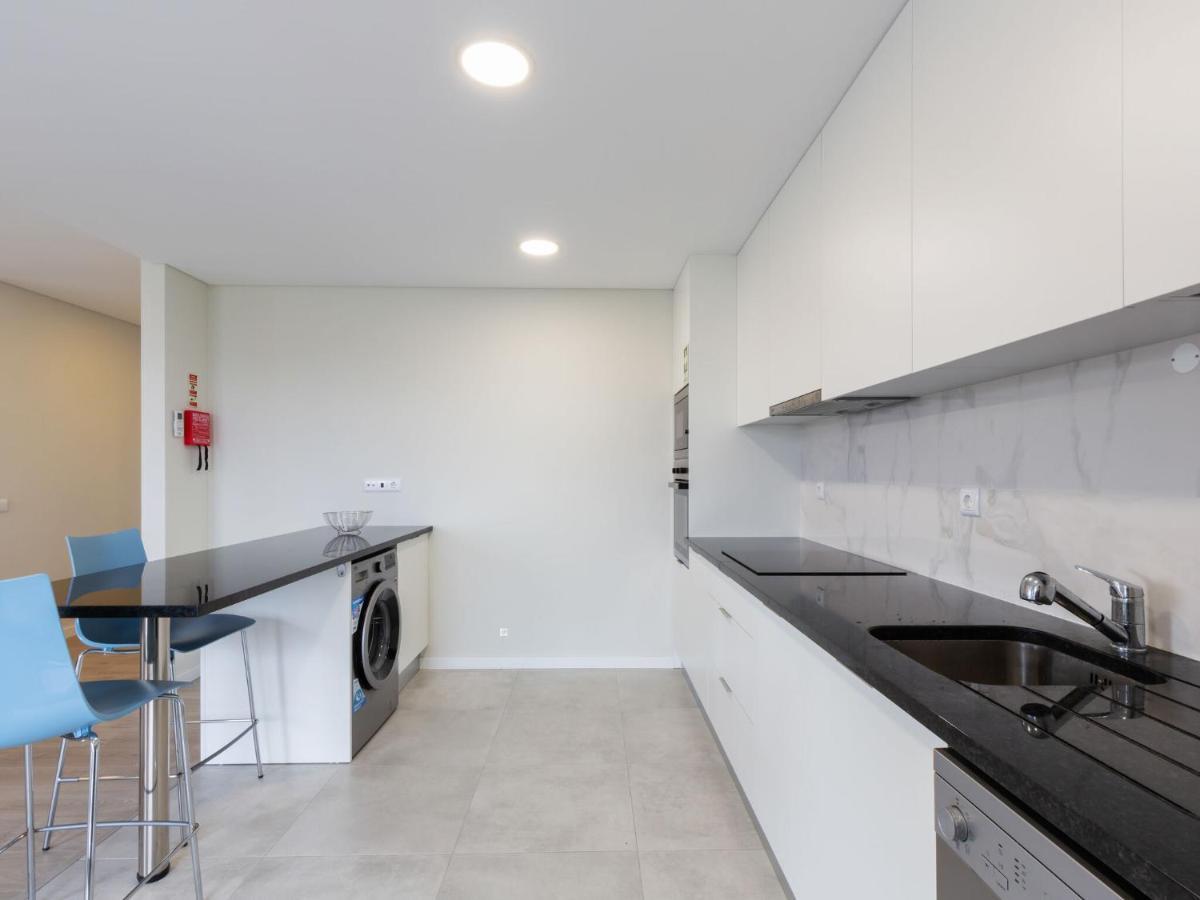 Beautiful Apartment In S O Martinho Do Porto With Balcony São Martinho do Porto Extérieur photo