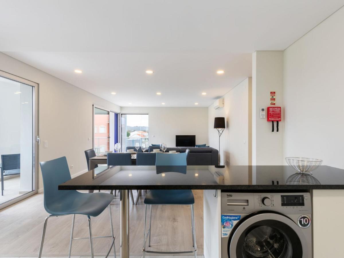 Beautiful Apartment In S O Martinho Do Porto With Balcony São Martinho do Porto Extérieur photo