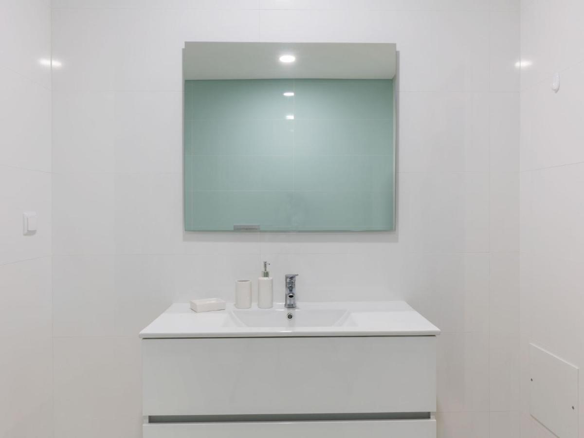 Beautiful Apartment In S O Martinho Do Porto With Balcony São Martinho do Porto Extérieur photo